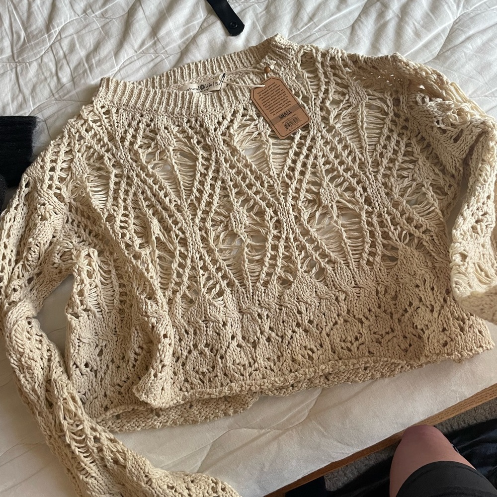 NATURAL LIFE cream sweater NWT